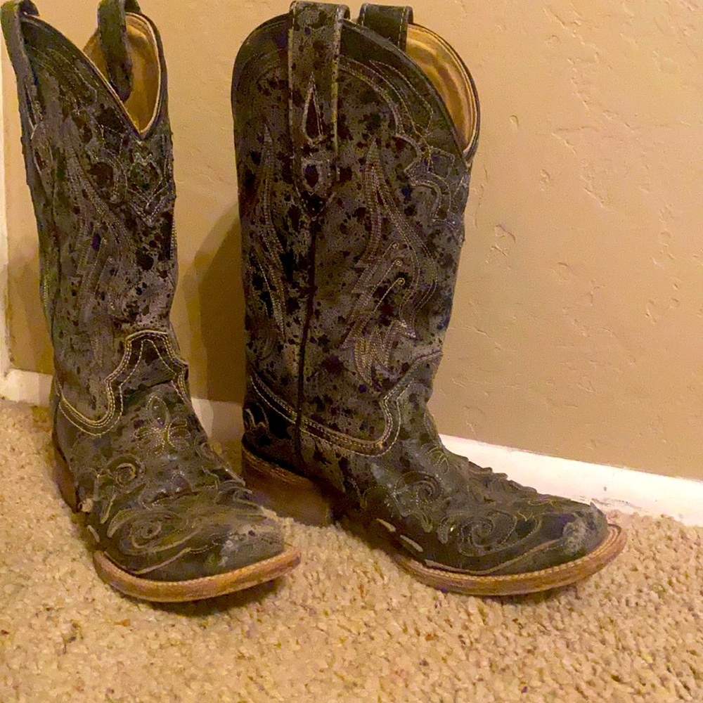 Corral black square cowgirl boots!